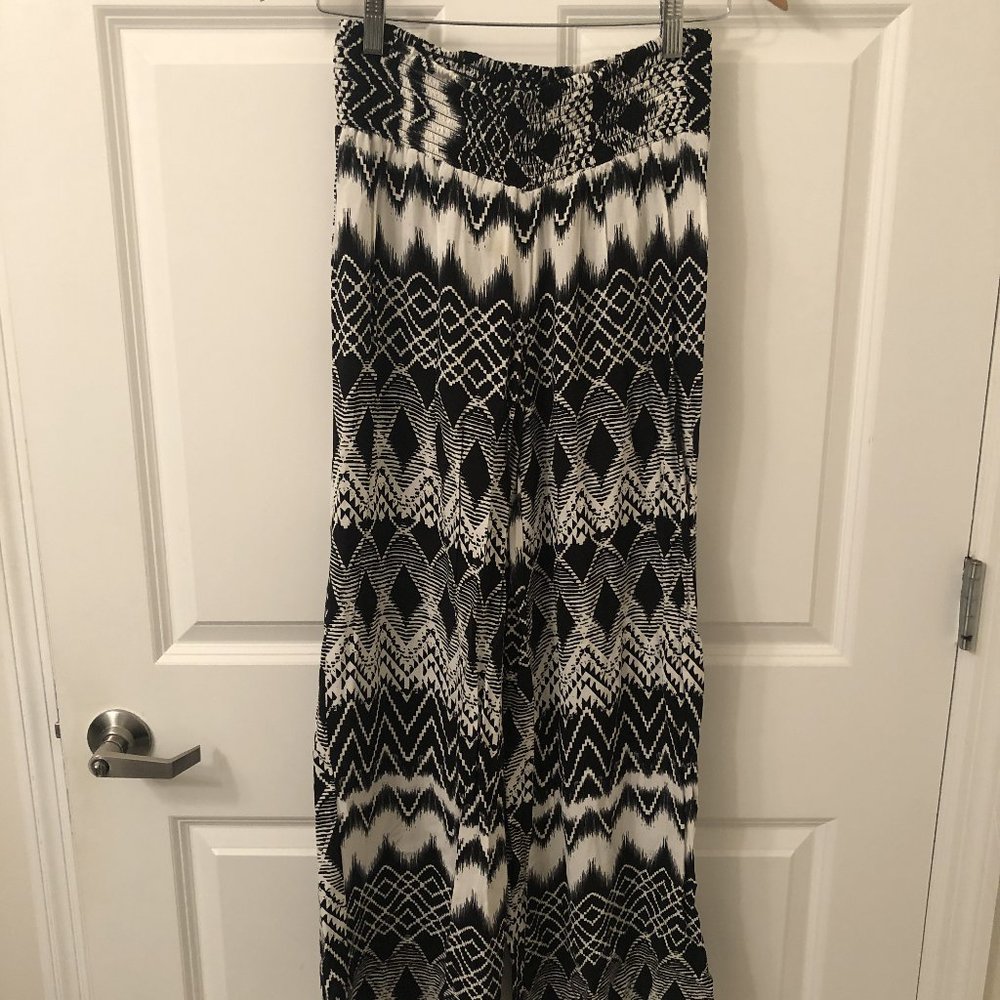 Flowing black and white pants